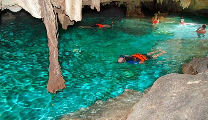 Cenote Swimming and Zip Lines Private Tour